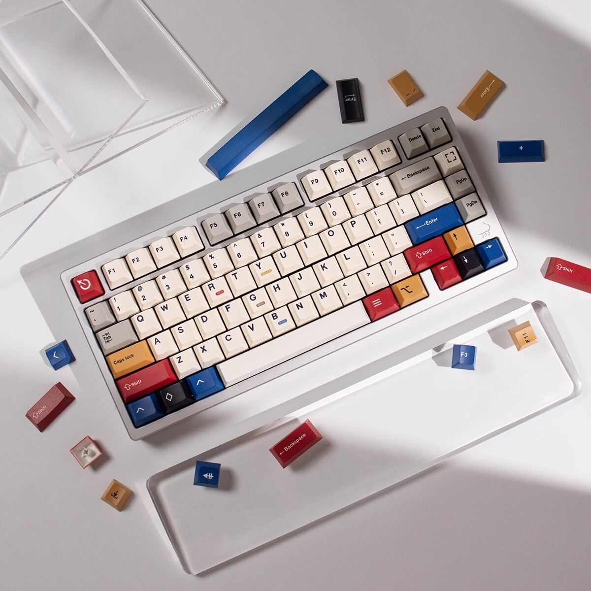 White Lights Retro 104+43 Full PBT Dye-subbed Keycaps Set for Cherry MX Mechanical Gaming Keyboard